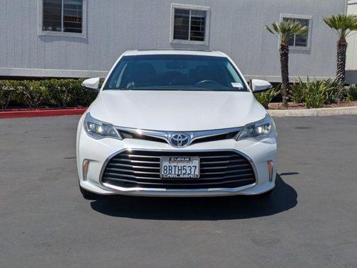 Blizzard Pearl 2016 Toyota Avalon XLE Plus
