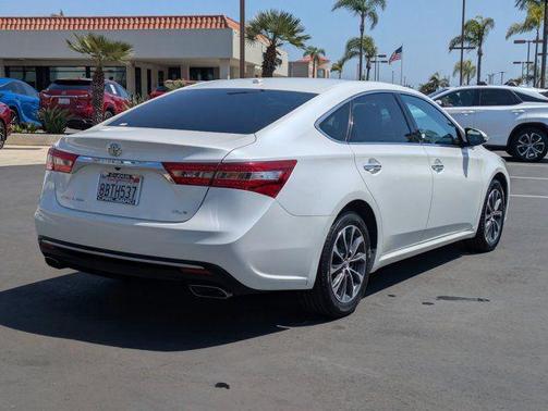 Blizzard Pearl 2016 Toyota Avalon XLE Plus