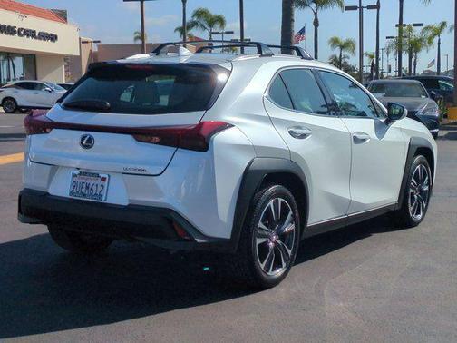 2025 Lexus UX 300h Base