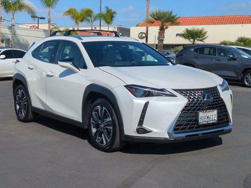 2025 Lexus UX 300h Base