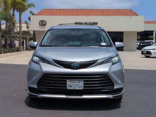 Celestial Silver Metallic 2021 Toyota Sienna LE