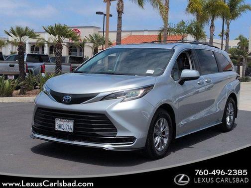 Celestial Silver Metallic 2021 Toyota Sienna LE
