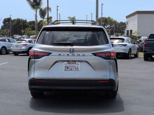 Celestial Silver Metallic 2021 Toyota Sienna LE