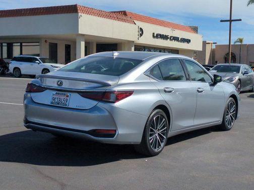 2024 Lexus ES 300h Base