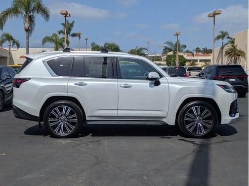 Eminent White Pearl 2026 Lexus LX 600 Luxury