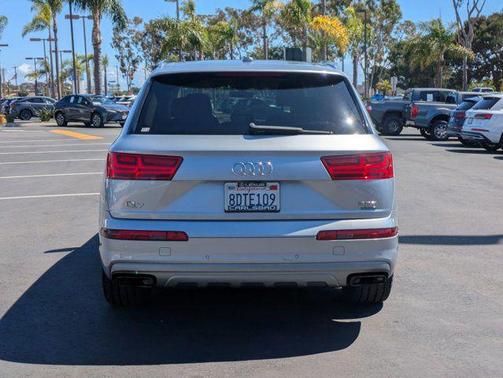 Florett Silver Metallic 2018 Audi Q7 3.0T Premium Plus