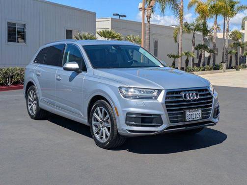 Florett Silver Metallic 2018 Audi Q7 3.0T Premium Plus