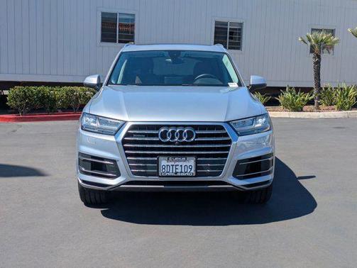 Florett Silver Metallic 2018 Audi Q7 3.0T Premium Plus