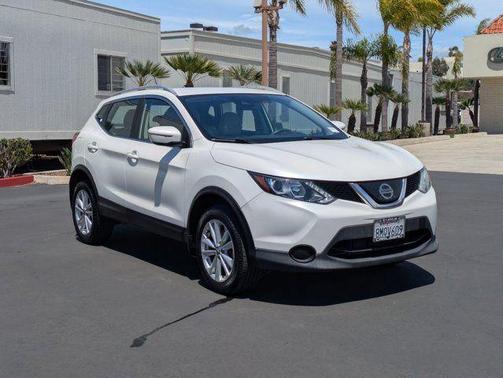 Pearl White Tricoat 2019 Nissan Rogue Sport SV