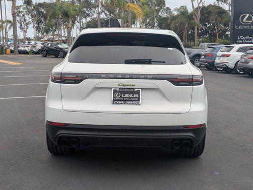 White 2023 Porsche Cayenne Cayenne E-Hybrid Platinum Edition