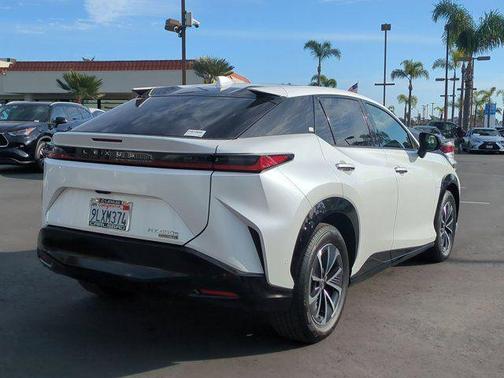 2023 Lexus RZ 450e Premium