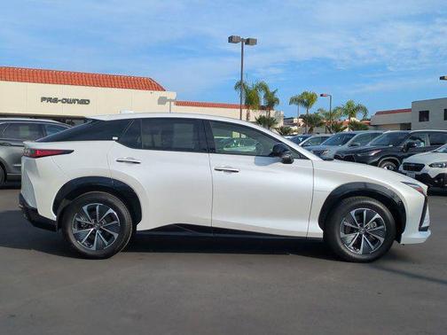 2023 Lexus RZ 450e Premium