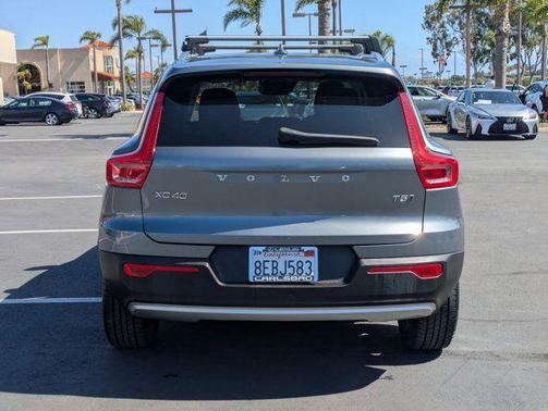 Osmium Grey Metallic 2019 Volvo XC40 T5 Momentum