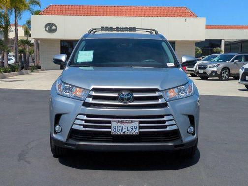 Celestial Silver Metallic 2019 Toyota Highlander XLE