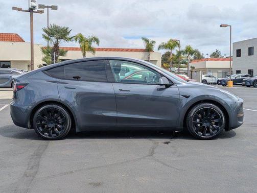 Midnight Silver Metallic 2021 Tesla Model Y Long Range