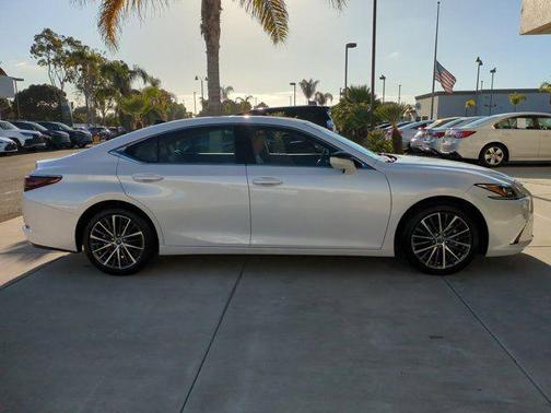 2023 Lexus ES 350 Base