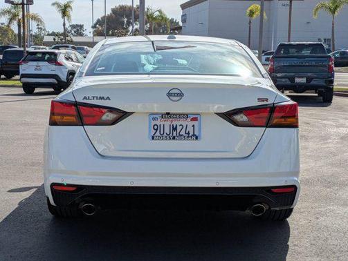 Pearl White Tricoat 2025 Nissan Altima SR FWD