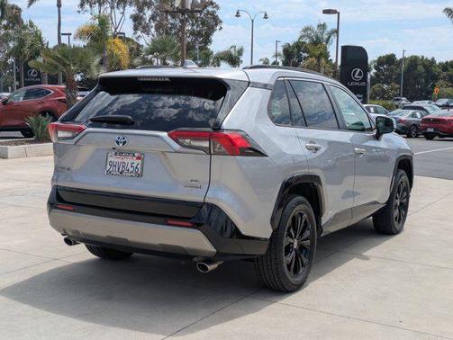 Silver Sky Metallic 2022 Toyota RAV4 Hybrid SE