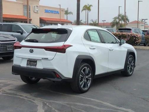 2026 Lexus UX 300h Base