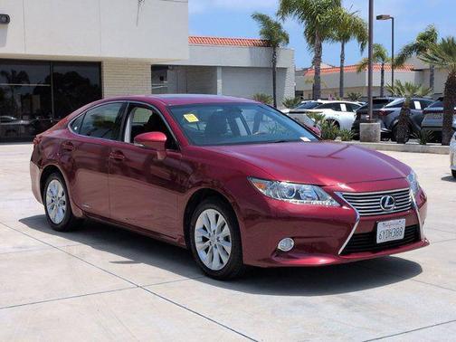 Matador Red Mica 2013 Lexus ES 300h Base