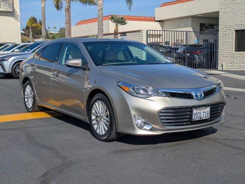 Champagne Mica 2013 Toyota Avalon Hybrid Limited
