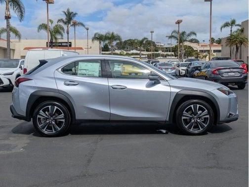 Iridium 2026 Lexus UX 300h Base
