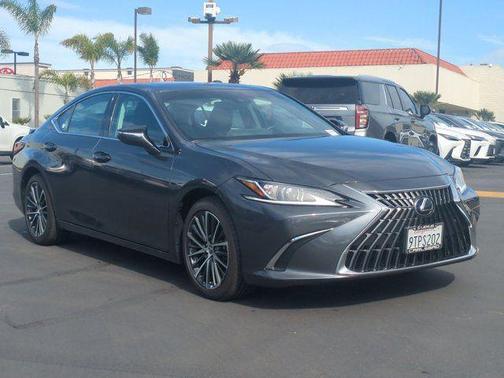 2025 Lexus ES 300h Base