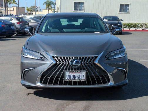 2025 Lexus ES 300h Base