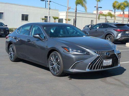 2025 Lexus ES 300h Base