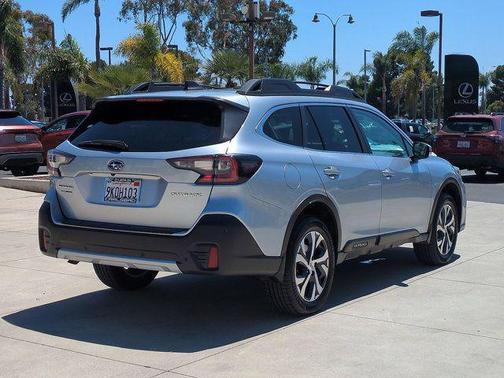 Ice Silver Metallic 2022 Subaru Outback Limited