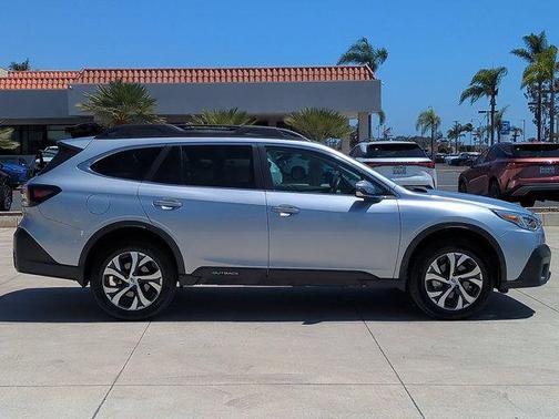 Ice Silver Metallic 2022 Subaru Outback Limited