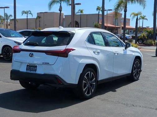 2026 Lexus UX 300h Premium