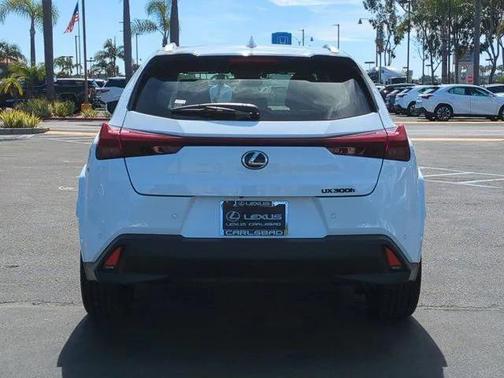 2026 Lexus UX 300h Premium