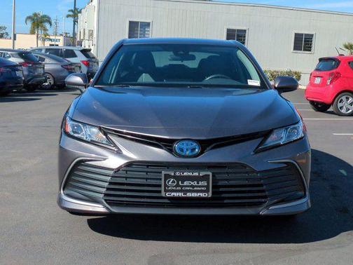 2022 Toyota Camry Hybrid LE