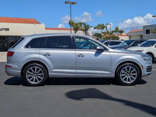 Florett Silver Metallic 2018 Audi Q7 3.0T Premium Plus