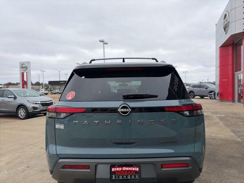 2026 Nissan Pathfinder Platinum