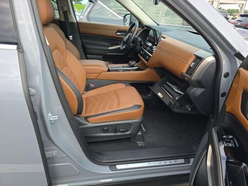 Boulder Gray Pearl 2025 Nissan Pathfinder Platinum