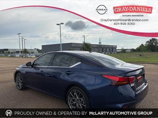 2024 Nissan Altima 2.0 SR