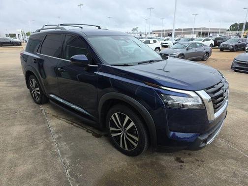 Deep Ocean Blue 2024 Nissan Pathfinder Platinum