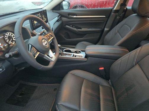 2024 Nissan Altima 2.0 SR