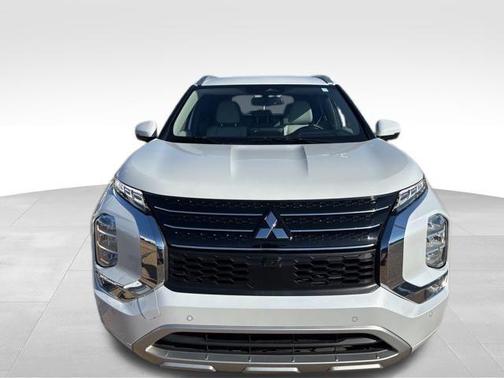 2023 Mitsubishi Outlander SEL