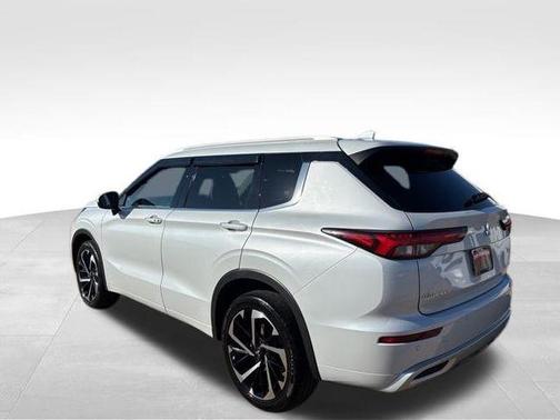 2023 Mitsubishi Outlander SEL