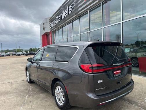 Granite Crystal Clearcoat Metallic 2023 Chrysler Pacifica Touring-L