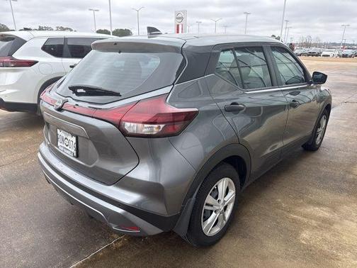 2025 Nissan Kicks Play S