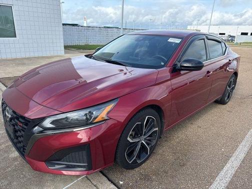 Scarlet Ember Tintcoat 2023 Nissan Altima 2.5 SR