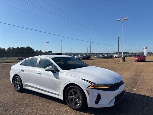 2023 Kia K5 LXS