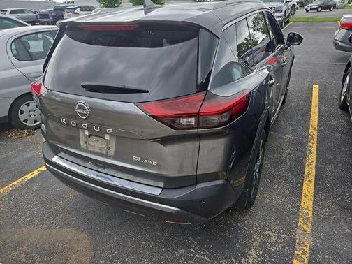 2022 Nissan Rogue SL