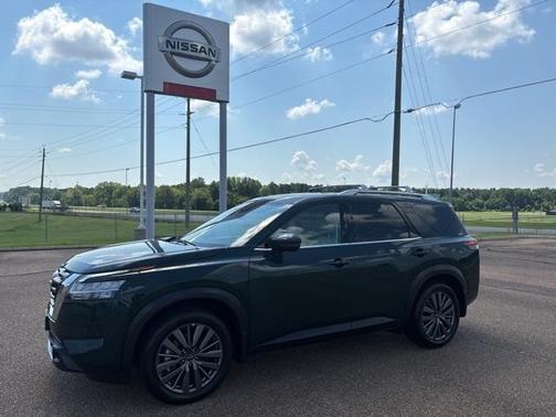 2024 Nissan Pathfinder SL