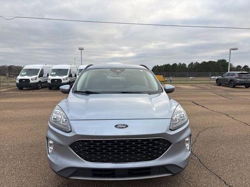 2022 Ford Escape Titanium Hybrid