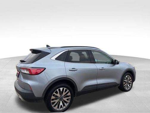 2022 Ford Escape Titanium Hybrid